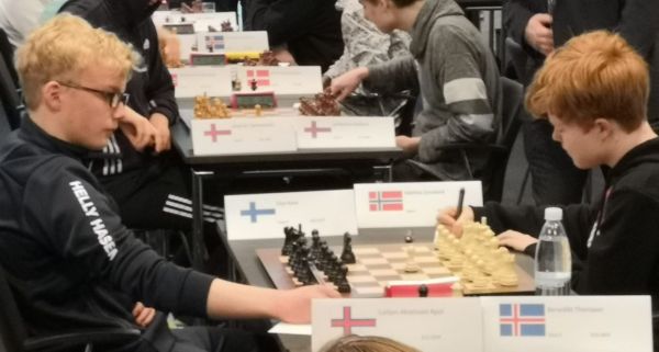 Elias voitti tiukan pelin jälkeen mustilla 2. kierroksella suunnilleen samanlukuisen norjalaisen